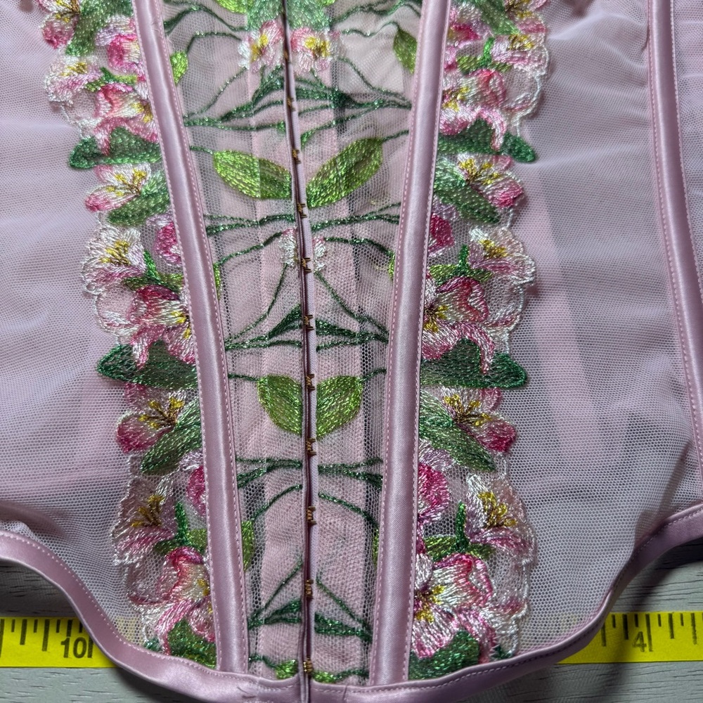 NWT Victoria's Secret Pink Lily Embroidered Corset G String 2 piece Set, Med DD - Picture 3 of 16